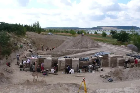 Археологи нашли в Германии древнюю «фабрику» жира возрастом 125 000 лет