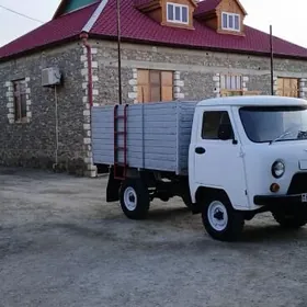 UAZ 452 1989