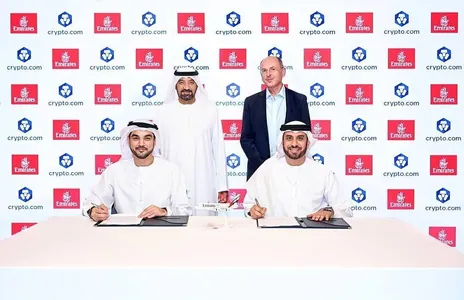 Emirates awiakompaniýasynyň biletlerini bitkoin töläp satyn alyp bolar