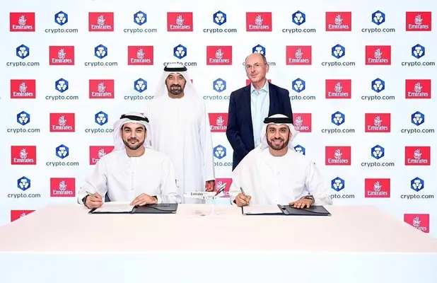 Emirates awiakompaniýasynyň biletlerini bitkoin töläp satyn alyp bolar