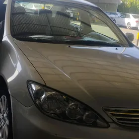 Toyota Camry 2004
