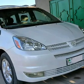 Toyota Sienna 2004