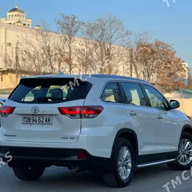 Toyota Highlander 2019