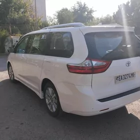 Toyota Sienna 2018