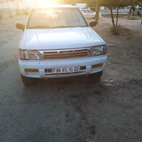 Nissan Pathfinder 1997
