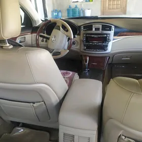 Toyota Avalon 2010