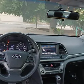 Hyundai Elantra 2018