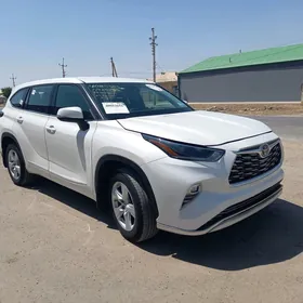 Toyota Highlander 2021