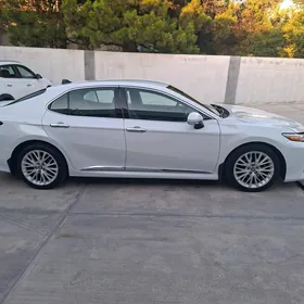 Toyota Camry 2018