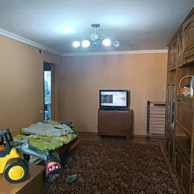 1 Мкр  4 комн
