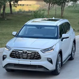 Toyota Highlander 2022