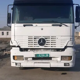 Mercedes-Benz ACTROS 3331 2002