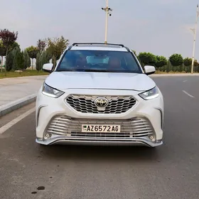 Toyota Highlander 2021