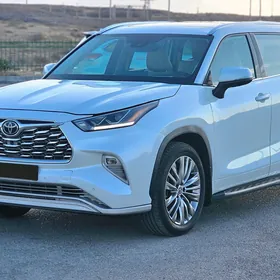 Toyota Highlander 2022