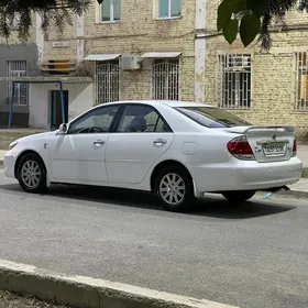 Toyota Camry 2004