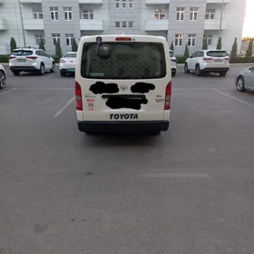 Toyota Hiace 2019