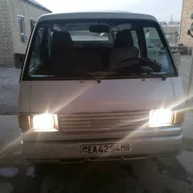 Mazda B2000 1995