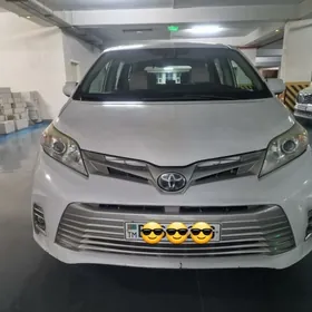 Toyota Sienna 2019
