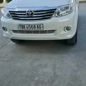 Toyota Fortuner 2012