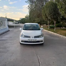 Nissan Versa 2011