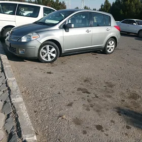 Nissan Versa 2012