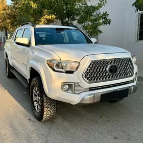 Toyota Tacoma 2018