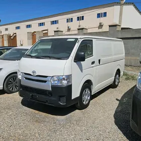 Toyota Hiace 2025
