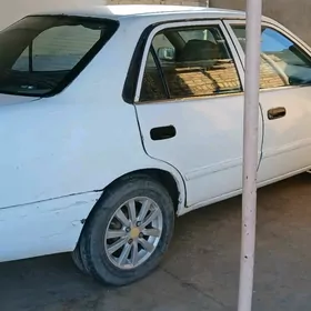 Toyota Corolla 2000