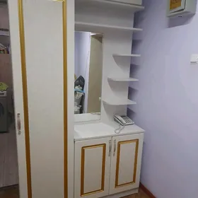 Mebel aýna