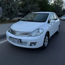 Nissan Tiida 2008