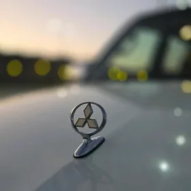 Mitsubishi Pajero 2015