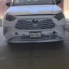Toyota Highlander 2022