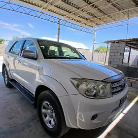 Toyota Fortuner 2012