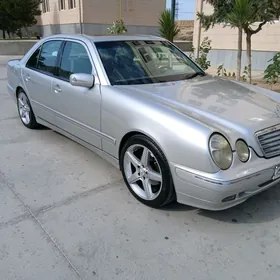 Mercedes-Benz E320 2001