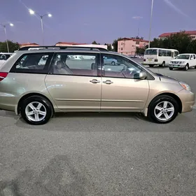 Toyota Sienna 2004