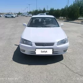 Toyota Camry 2000