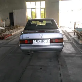 Mercedes-Benz 190E 1990