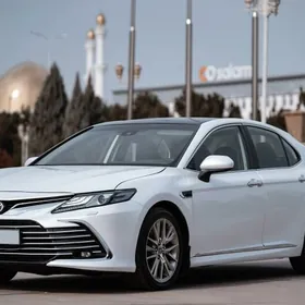 Toyota Camry 2021