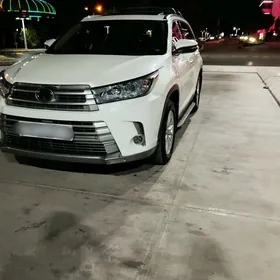 Toyota Highlander 2019