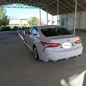 Toyota Camry 2020