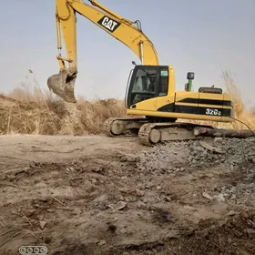 Caterpillar Excavator 2002