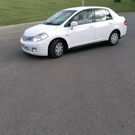 Nissan Versa 2011