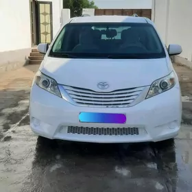 Toyota Sienna 2010