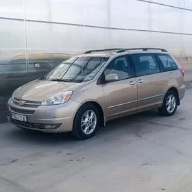 Toyota Sienna 2003