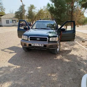 Nissan Pathfinder 2001