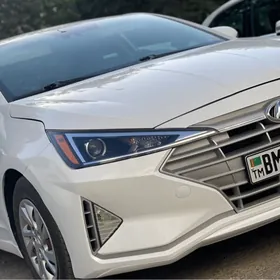 Hyundai Elantra 2020