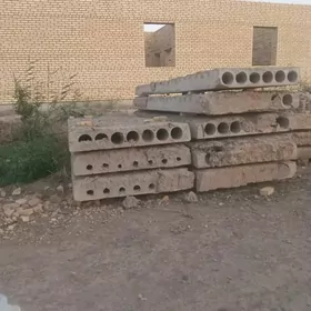 Beton plita 1.5m.    4.4m