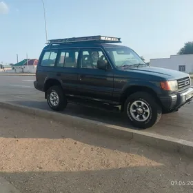 Mitsubishi Montero 1996