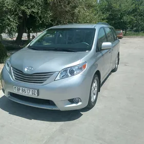 Toyota Sienna 2012