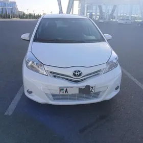 Toyota Yaris 2011